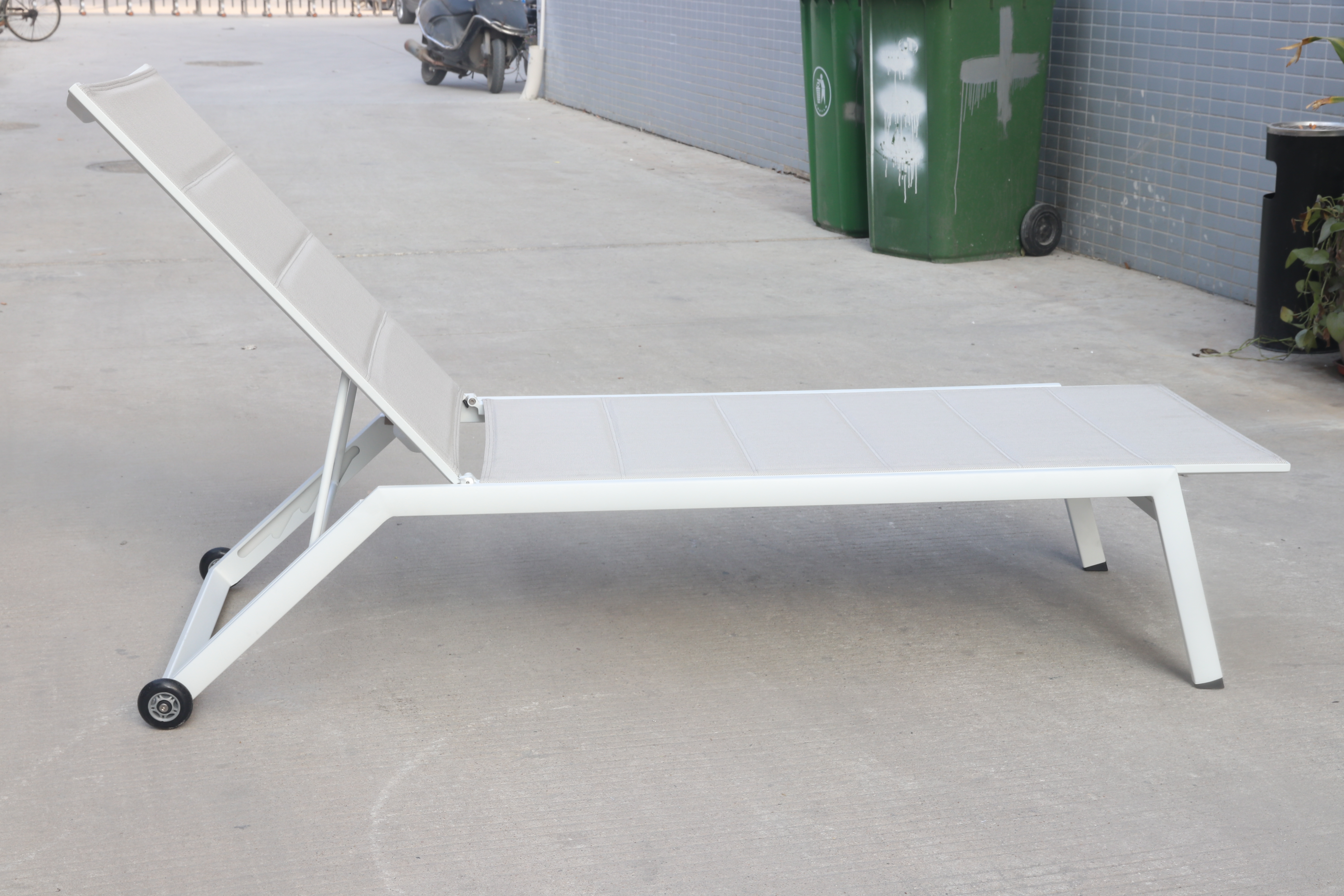 Solo Sun Lounger 42