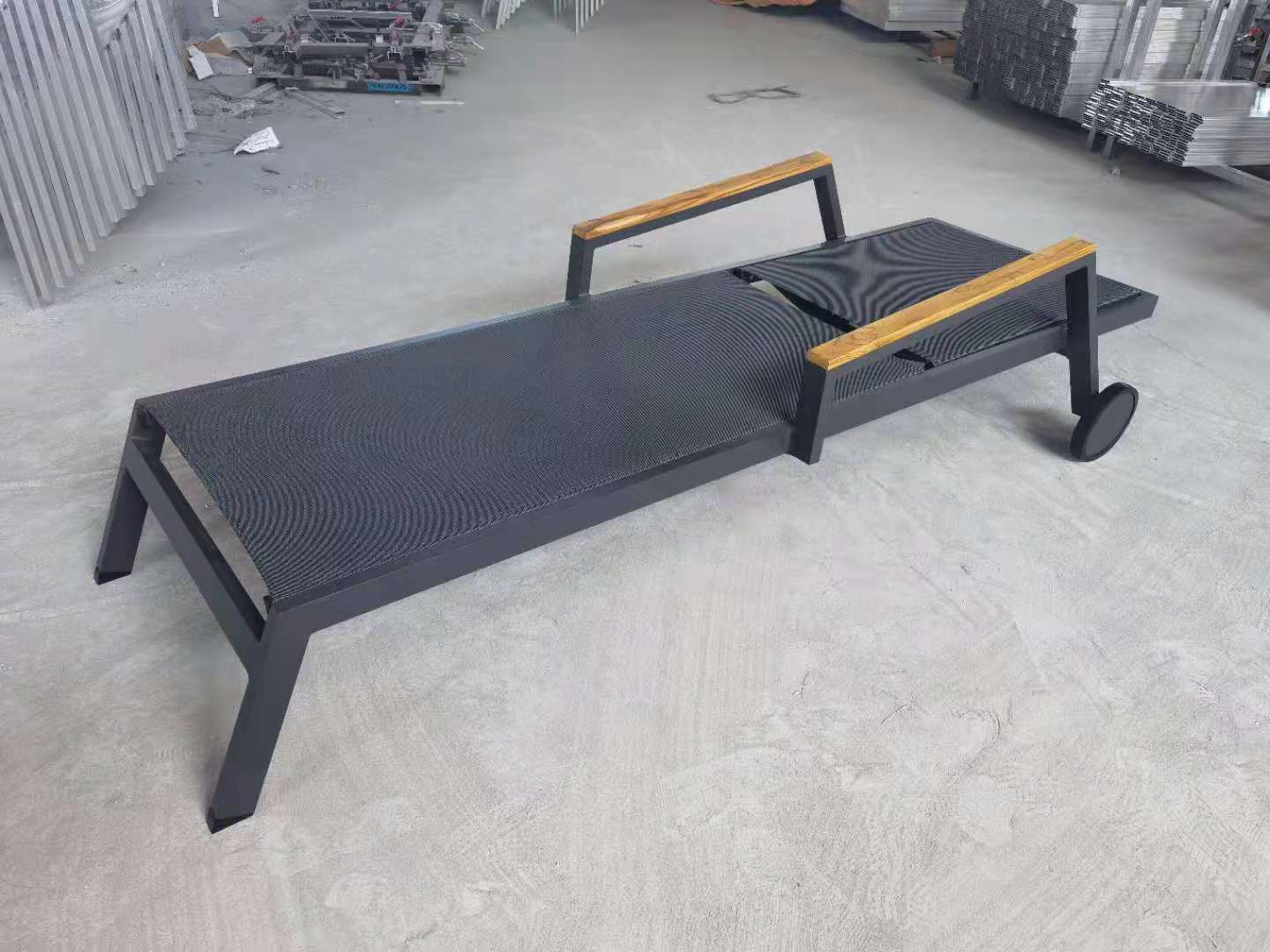 Solo Sun Lounger 47